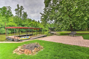 Private Deck and Dock Home on Lake Hamilton!